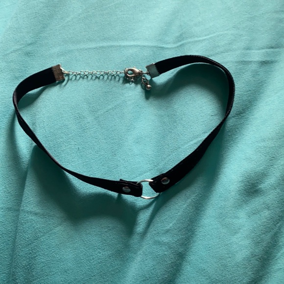 Choker - Picture 1 of 2